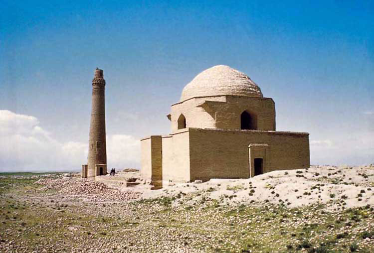 آرامگاه امیر ارسلان جاذب واقع در شهر مشهد