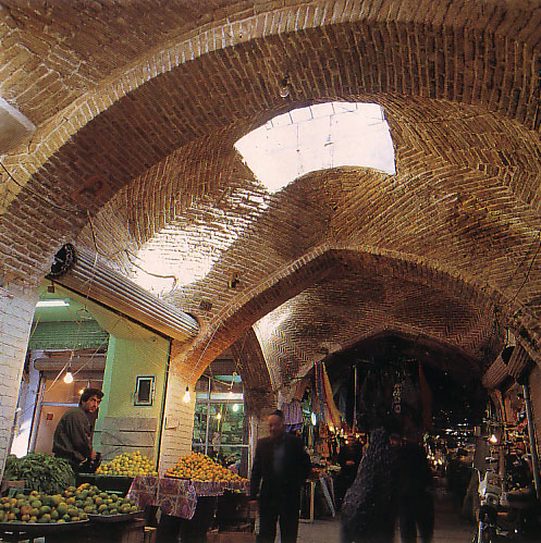 بازار قدیمی  زنجان  واقع در شهر زنجان