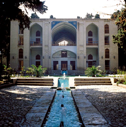 باغ و کاخ تاریخی فین واقع در شهر کاشان