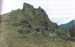 قلعه سام  واقع در شهر شیروان و چردوال