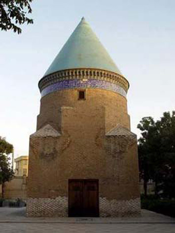 آرامگاه حمدالله مستوفی واقع در شهر قزوين