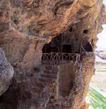 غار باستاني كرفتو  واقع در شهر ديواندره