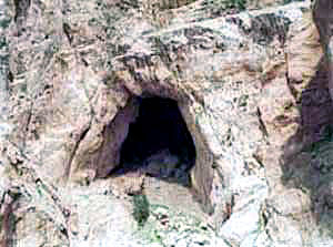 غار خفاش  واقع در شهر دهلران