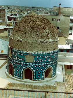 گنبد خشتی واقع در شهر مشهد