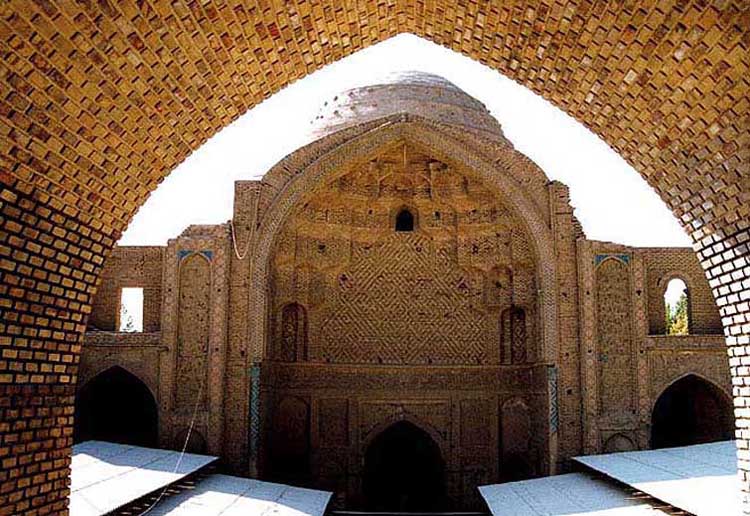 مسجد جامع ورامین واقع در شهر ورامین